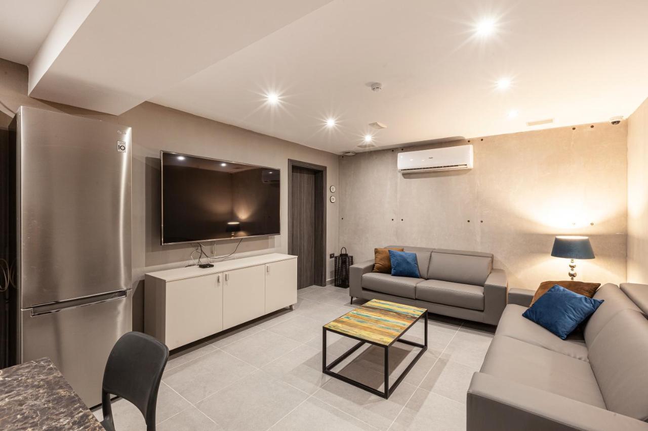Apartment No.48 *